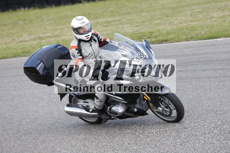 /Archiv-2025/09 22.04.2025 Cornu Master School ADR/gruen-vert/48